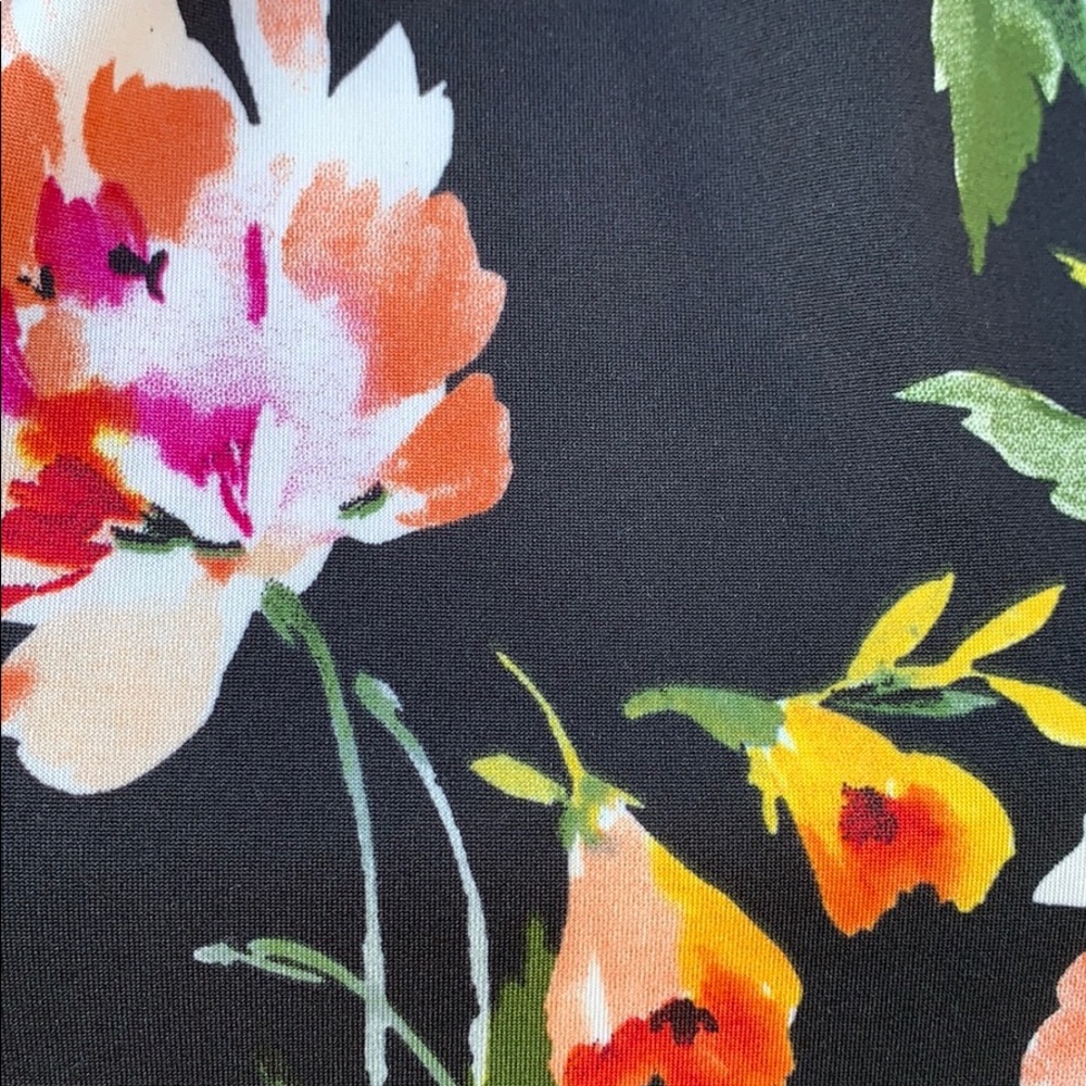 ❌DONATED❌Black Floral Elastic Mock Neck Sleeveless Tunic Top - Picture 5 of 9